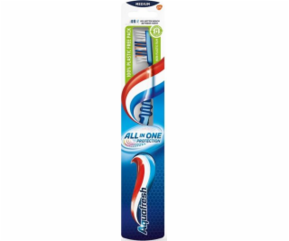 Aquafresh_all v jednom ochranném středním zubním kartáčku